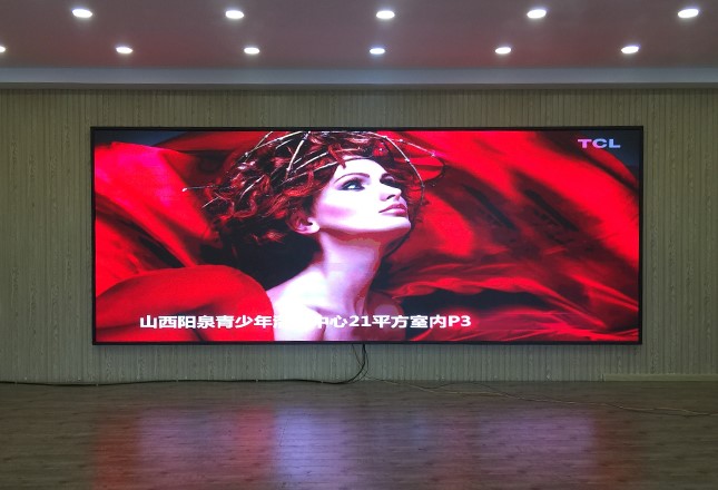 LED顯示屏室內(nèi)全彩舞臺(tái)酒吧廣告屏幕、會(huì)議p2p2.5p3p4p5電子屏花屏有哪些原因？